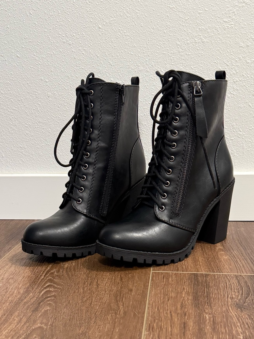 NWT Soda Malia-S Black Chunky Ankle Combat Boots, Faux Leather, Vegan, Lace Up